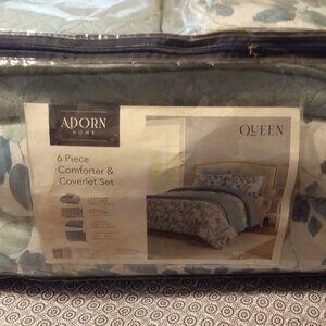 Queen comforter and coverlet set